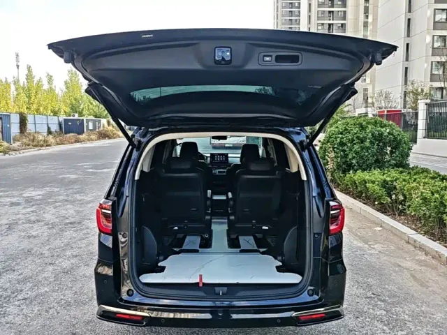 Honda Odyssey — Фото автомобиля 18