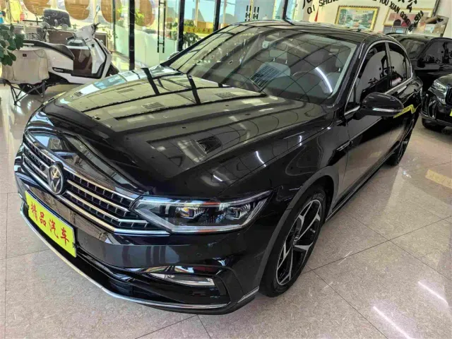 Фотография автомобиля — Volkswagen Magotan