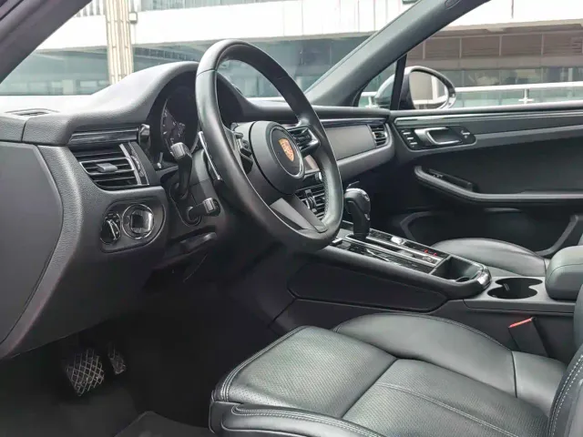 Porsche Macan — Фото автомобиля 9