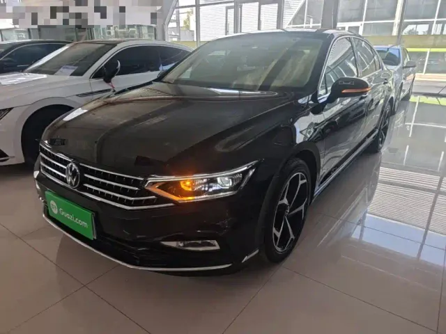 Фотография автомобиля — Volkswagen Magotan