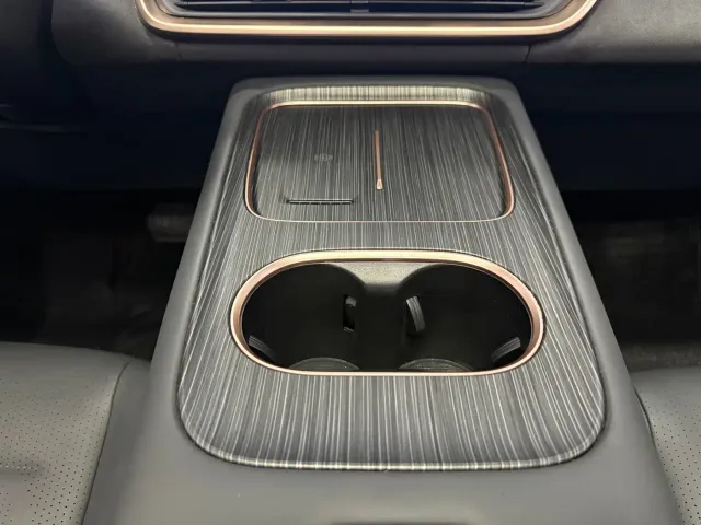 Dongfeng eπ 008 — Фото автомобиля 15