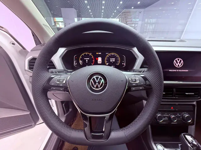 Volkswagen T-Cross — Фото автомобиля 11