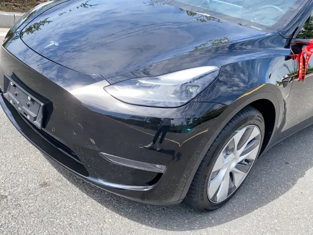 Tesla Model Y — Фото автомобиля 4