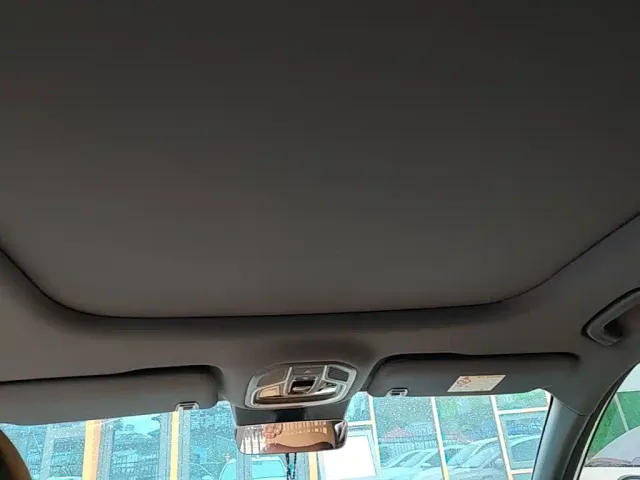Geely Galaxy Starship 7 EM-i — Фото автомобиля 17