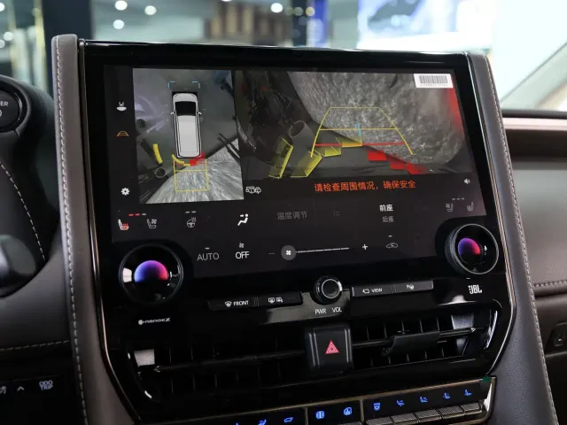 Toyota Vellfire — Фото автомобиля 12