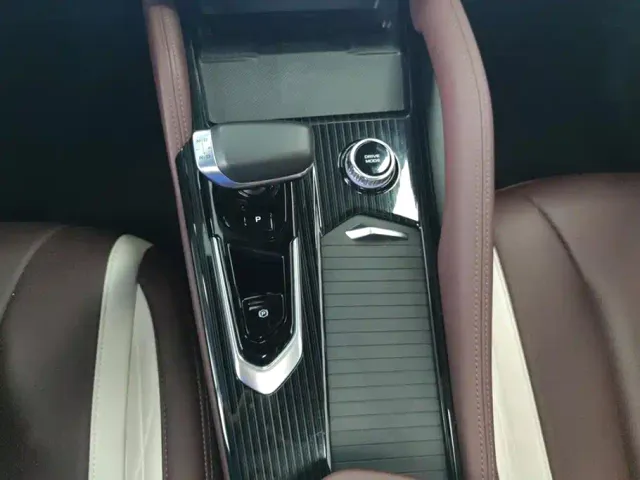 Geely Xingyue L — Фото автомобиля 16