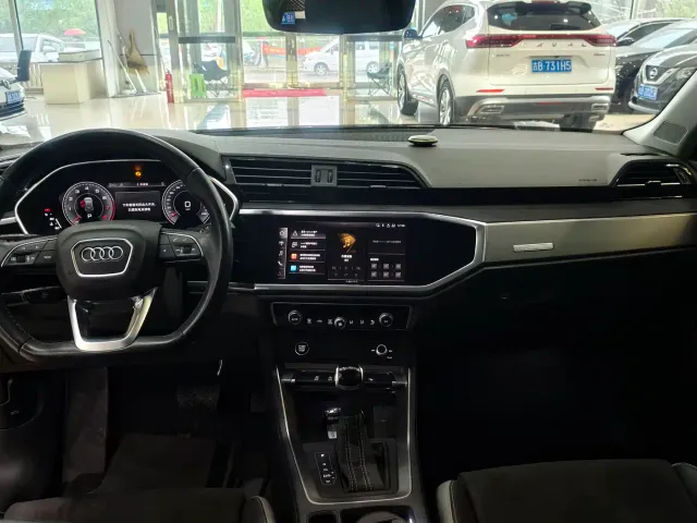 Audi Q3 — Фото автомобиля 12