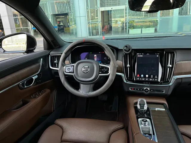 Volvo S90 — Фото автомобиля 17