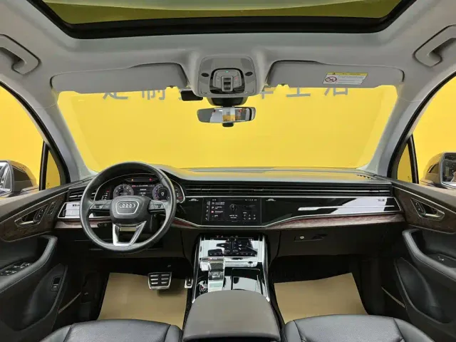 Audi Q7 — Фото автомобиля 11