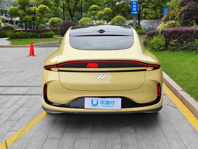 IM Motors L6 — Фото автомобиля 8