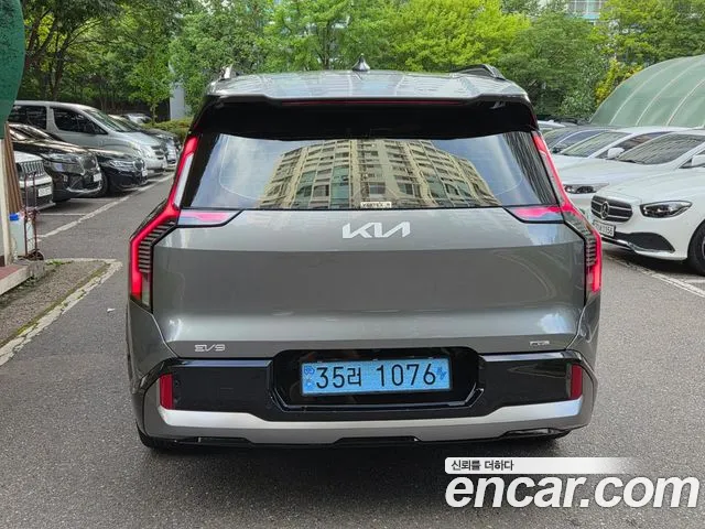 Kia EV9 — Фото автомобиля 4