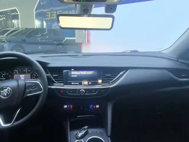 Buick Regal — Фото автомобиля 13