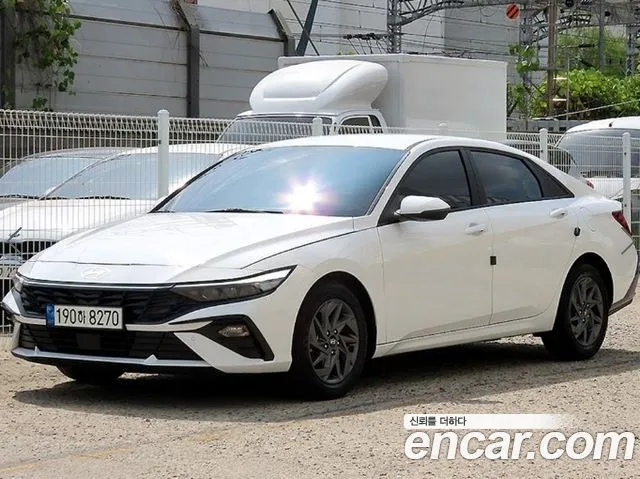 Hyundai Avante CN7 — Фото автомобиля 2