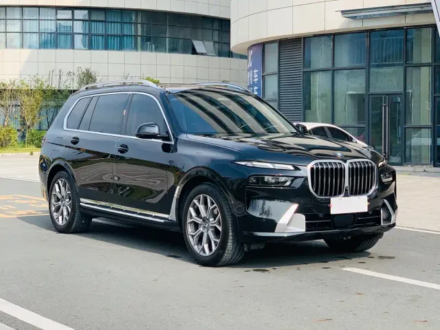 BMW X7 — Фото автомобиля 3