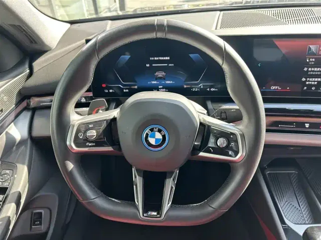 BMW i5 — Фото автомобиля 9