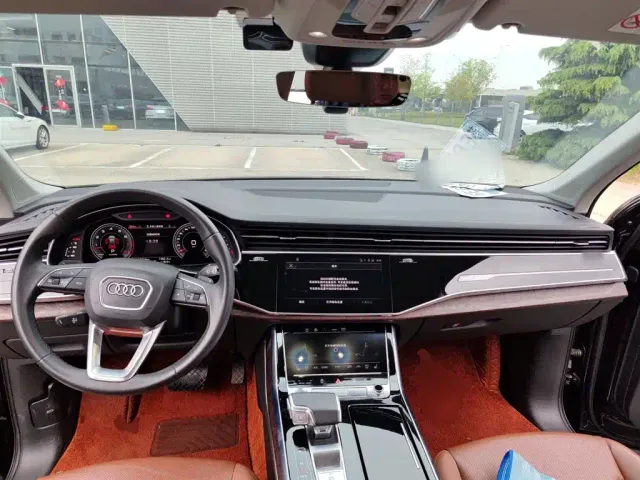 Audi Q7 — Фото автомобиля 5
