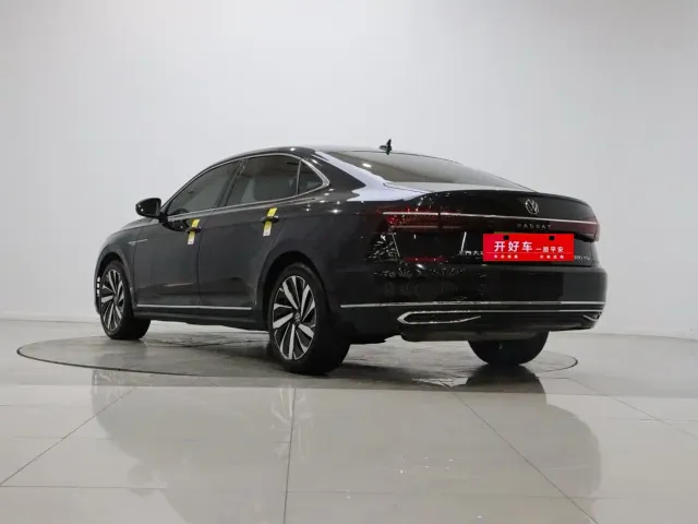 Volkswagen Passat — Фото автомобиля 6