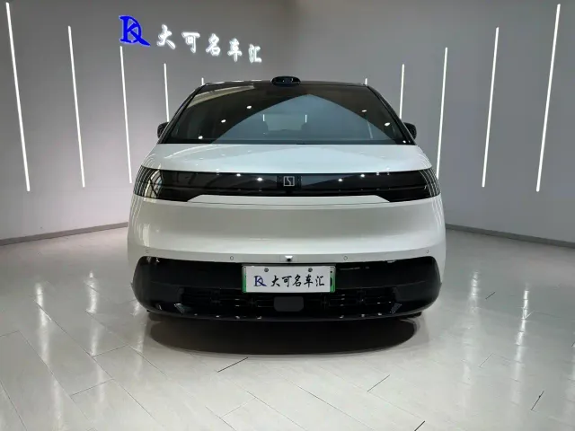 Zeekr Mix — Фото автомобиля 2
