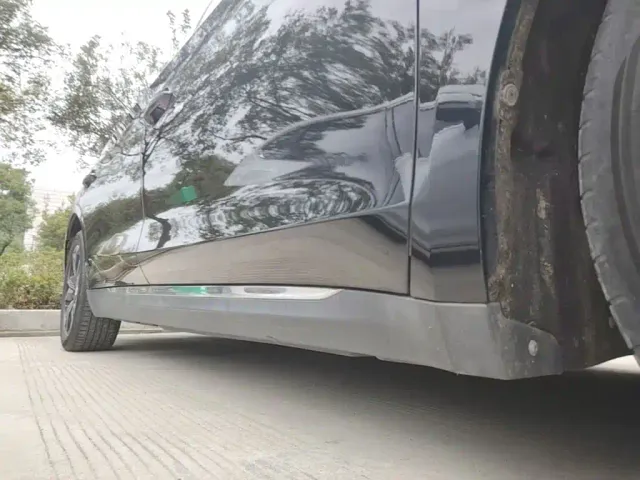 Hongqi E-QM5 — Фото автомобиля 20