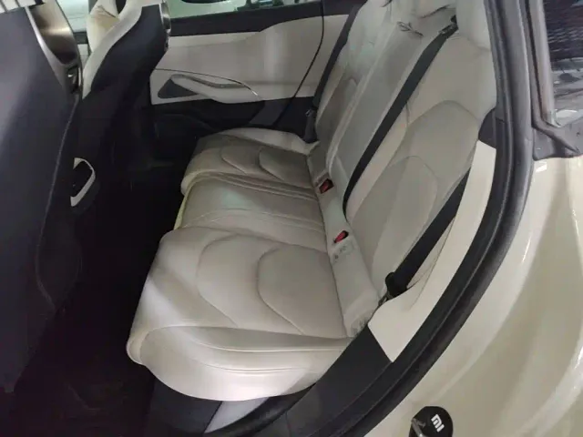 Xiaomi SU7 — Фото автомобиля 16