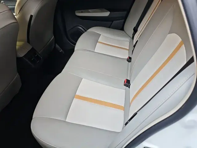Dongfeng Fengshen E70 — Фото автомобиля 16