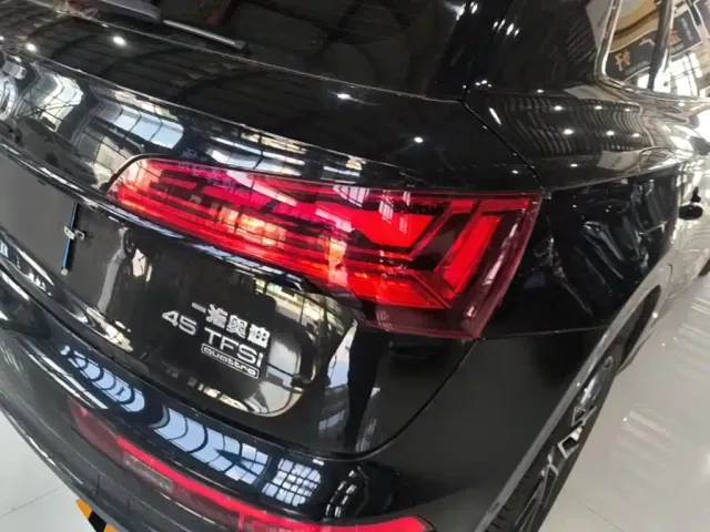 Audi Q5L — Фото автомобиля 7