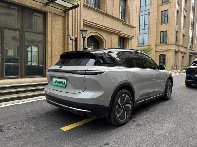 Nio ES6 — Фото автомобиля 12
