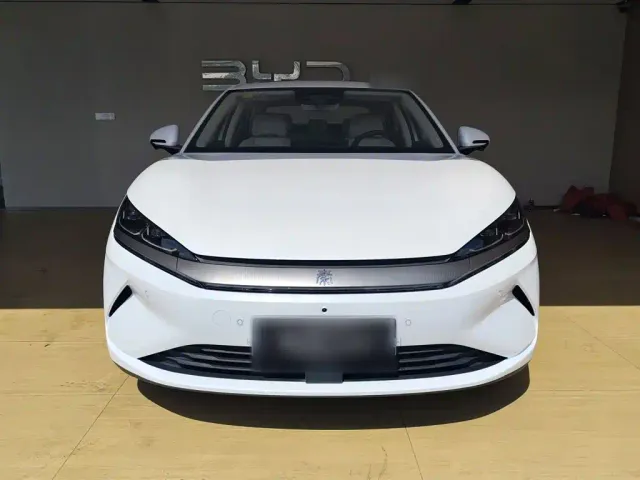 BYD Qin L — Фото автомобиля 6