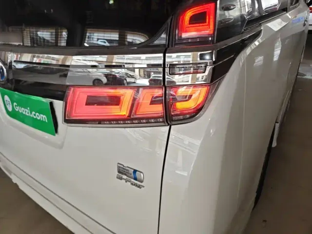 Toyota Vellfire — Фото автомобиля 7