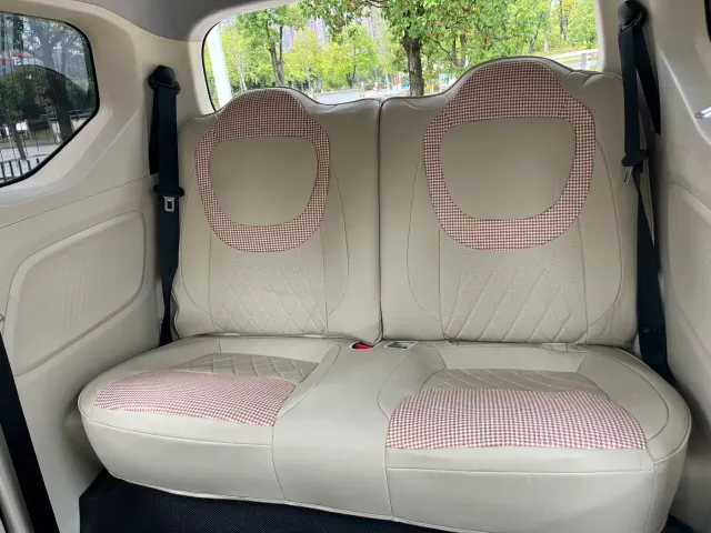 Wuling Hongguang Mini EV — Фото автомобиля 14