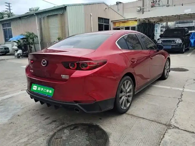 Mazda Axela — Фото автомобиля 6