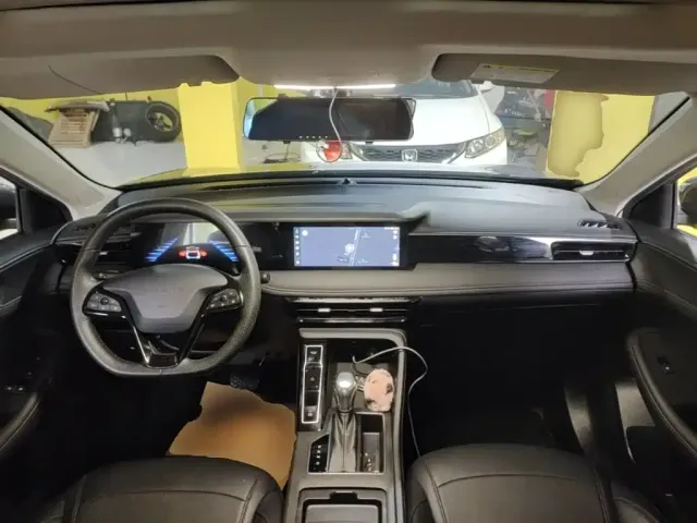Roewe i5 — Фото автомобиля 9