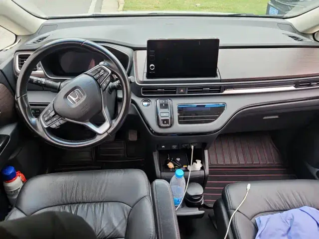 Honda Odyssey — Фото автомобиля 12