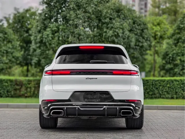 Porsche Cayenne — Фото автомобиля 8