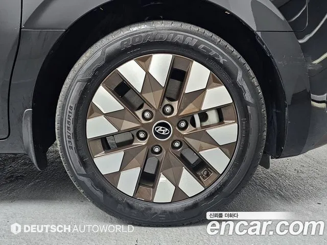Hyundai Staria Staria 4WD Lounge 9 мест — Фото автомобиля 5