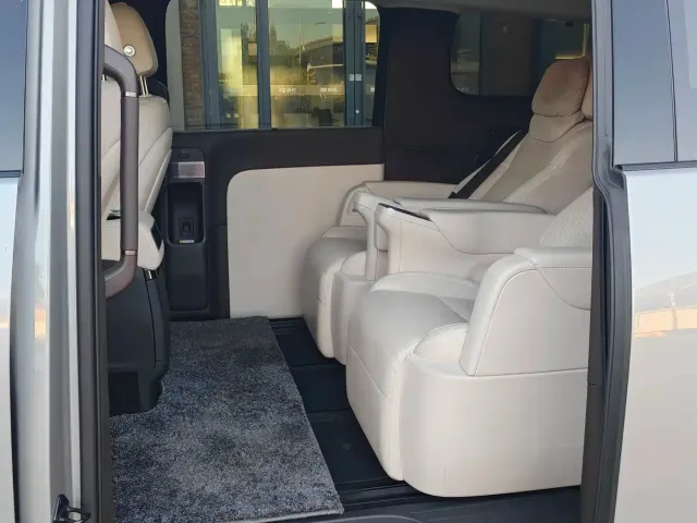 Li Auto MEGA — Фото автомобиля 23
