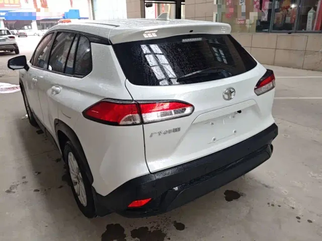 Toyota Frontlander 2022 2.0L CVT Leading Edition — Фото автомобиля 4