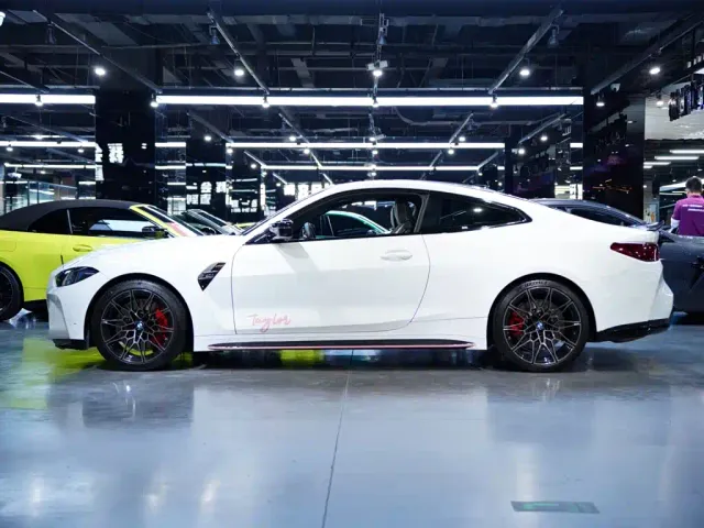 BMW M4 — Фото автомобиля 5
