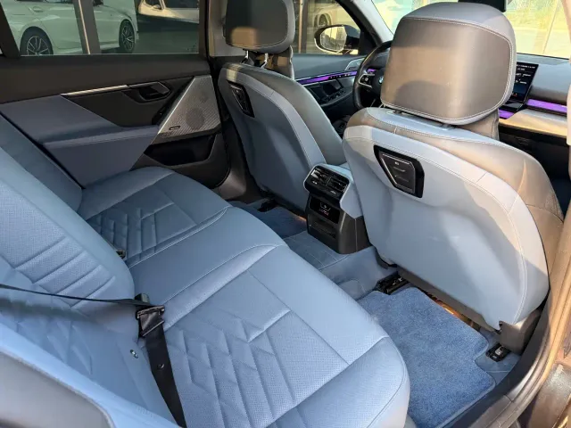 BMW i5 — Фото автомобиля 21