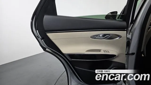 Genesis GV70 2.5T Бензин AWD — Фото автомобиля 21