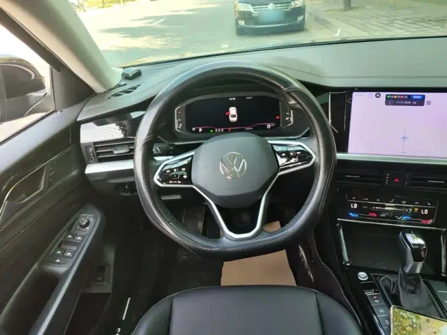 Volkswagen Passat — Фото автомобиля 10