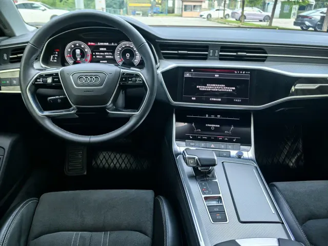 Audi A7L — Фото автомобиля 11