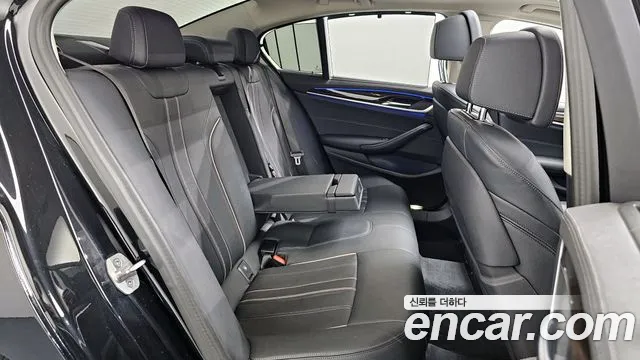 BMW 5-Series — Фото автомобиля 11