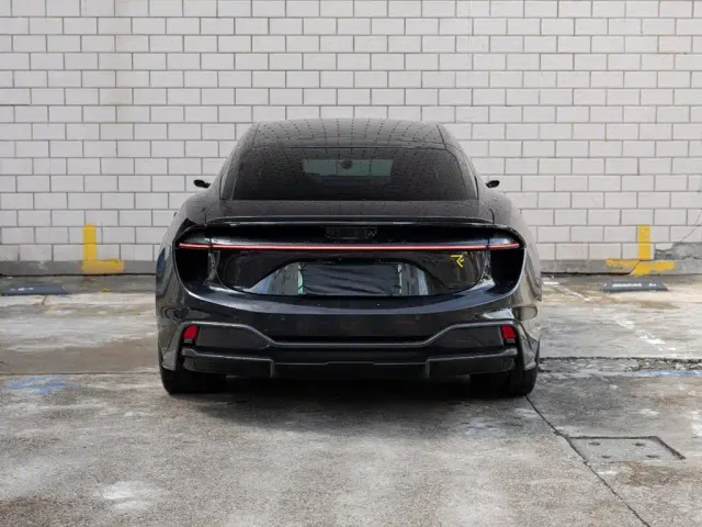 Lotus Emeya — Фото автомобиля 5