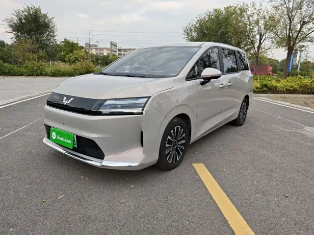 Фотография автомобиля — Wuling Starlight 730