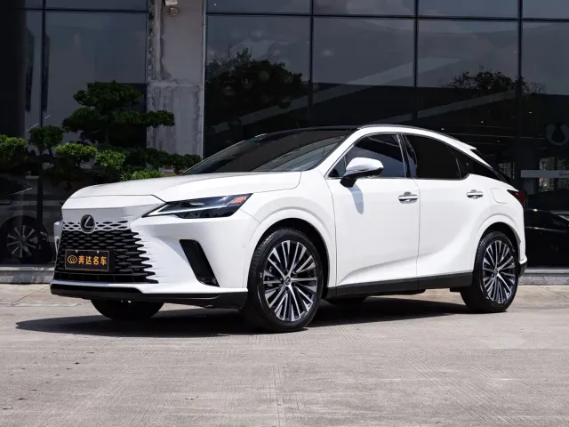 Фотография автомобиля — Lexus RX