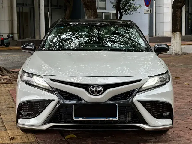 Toyota Camry — Фото автомобиля 2