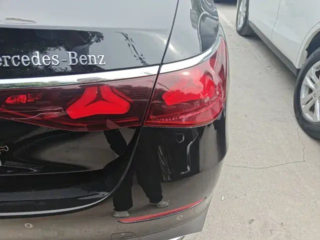 Mercedes-Benz E-Class — Фото автомобиля 7