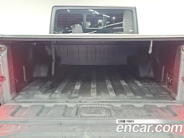 Jeep Gladiator Gladiator (JT) — Фото автомобиля 20