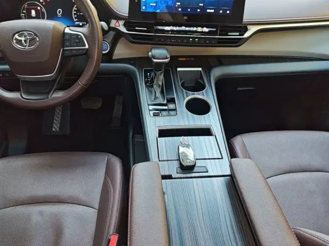Toyota Granvia — Фото автомобиля 13